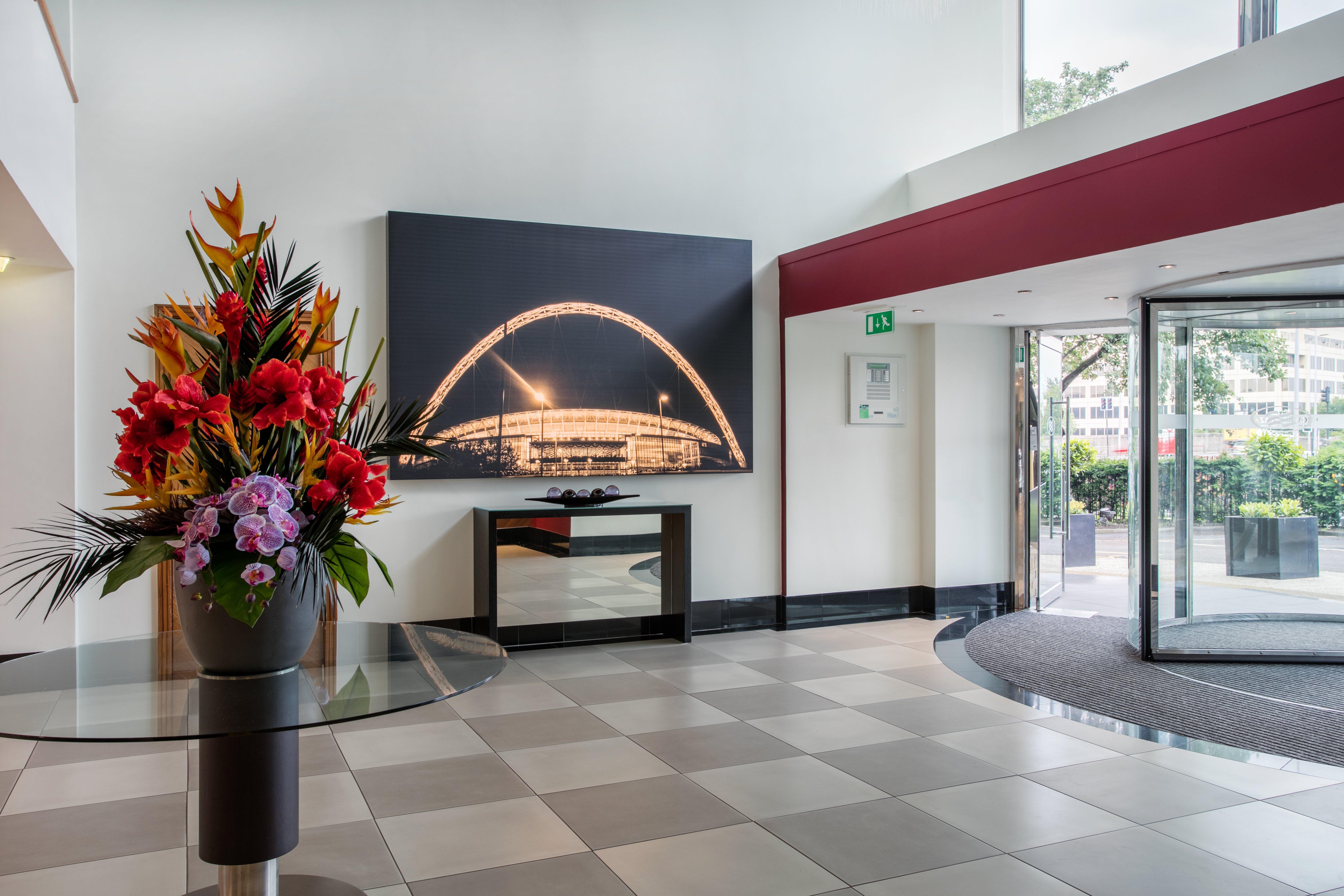 Crowne Plaza London Ealing By Ihg Hotel Kültér fotó