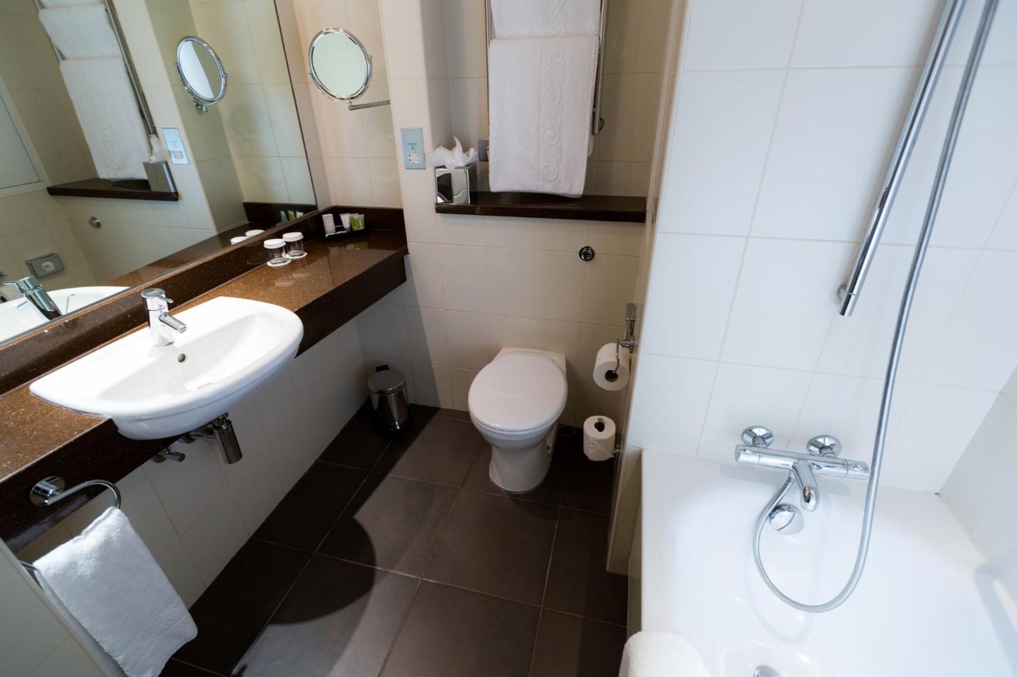 Crowne Plaza London Ealing By Ihg Hotel Kültér fotó