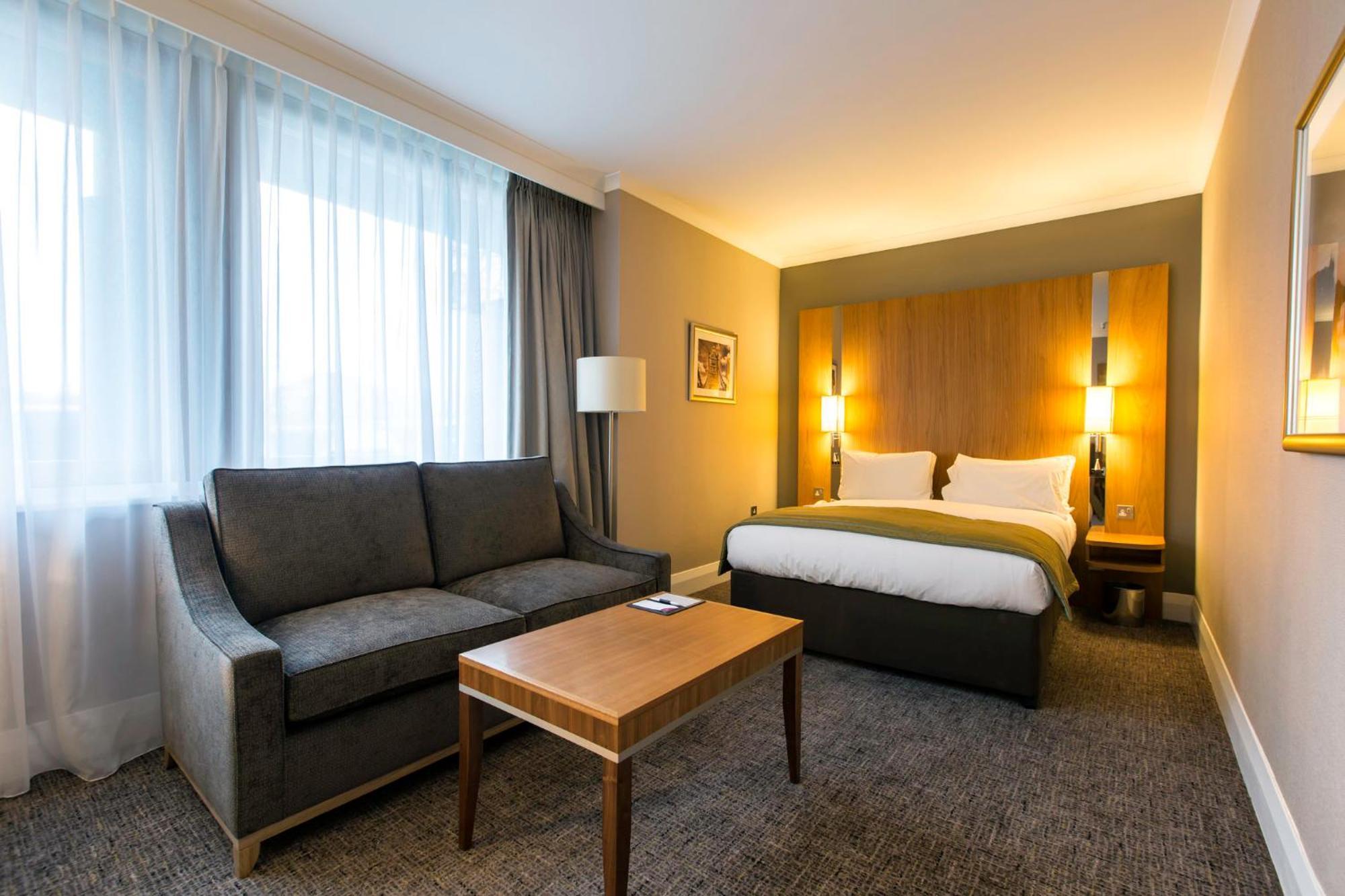 Crowne Plaza London Ealing By Ihg Hotel Kültér fotó