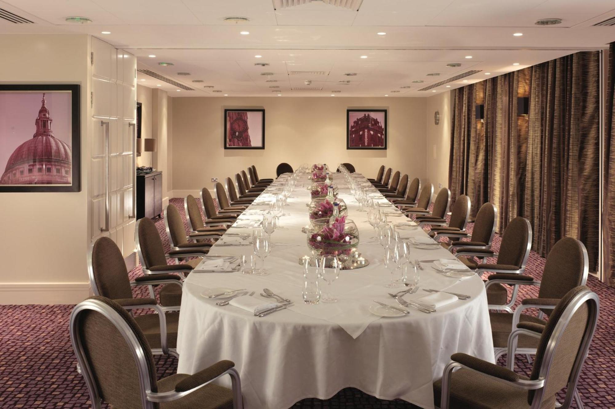 Crowne Plaza London Ealing By Ihg Hotel Kültér fotó