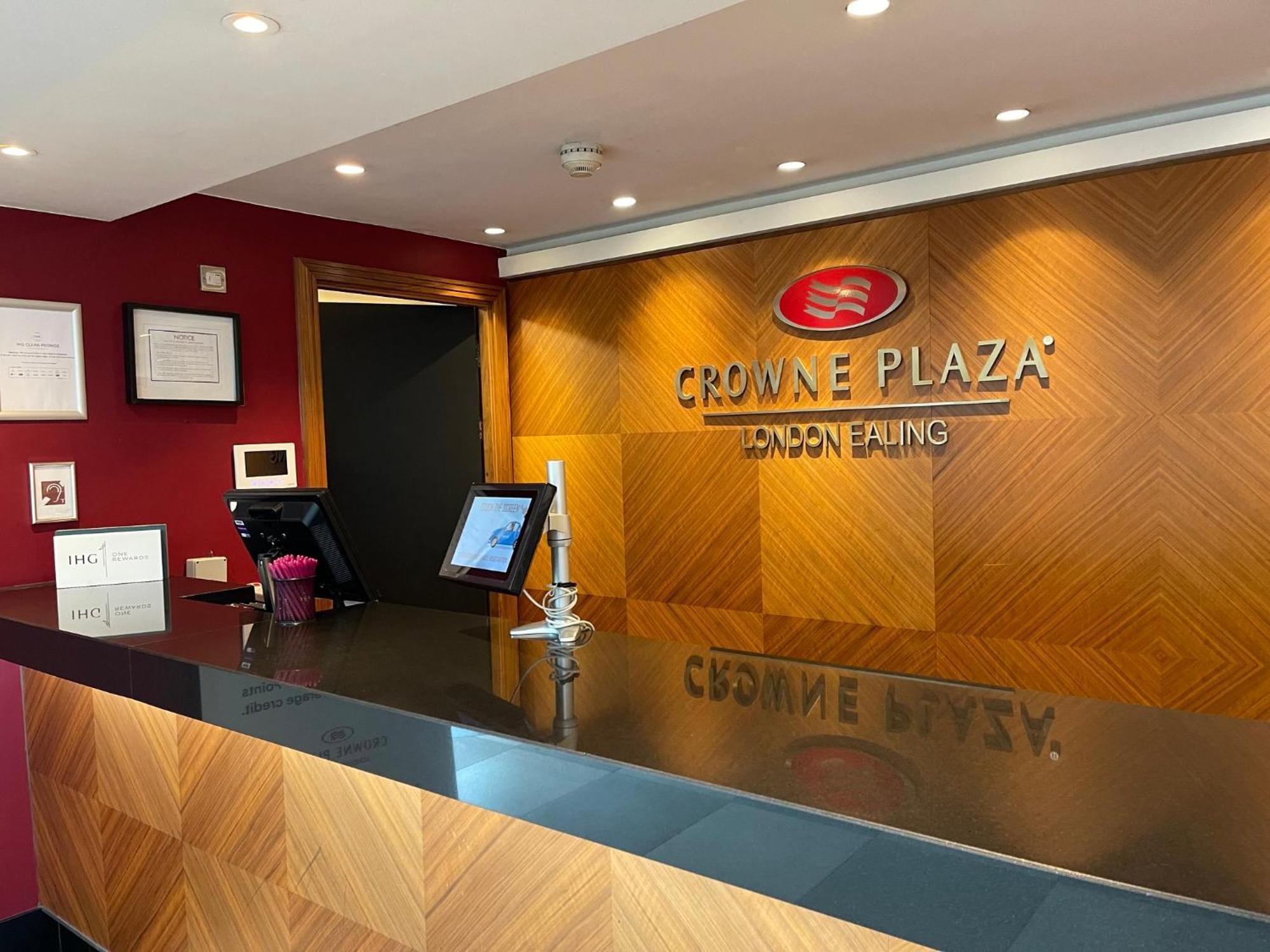 Crowne Plaza London Ealing By Ihg Hotel Kültér fotó